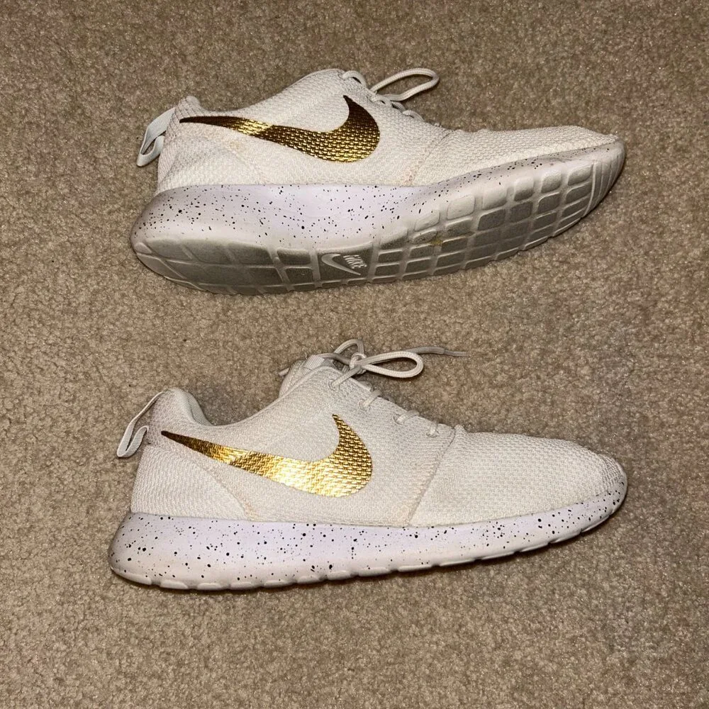 Nike ID Roshe Run Ones - Picture 3 of 6